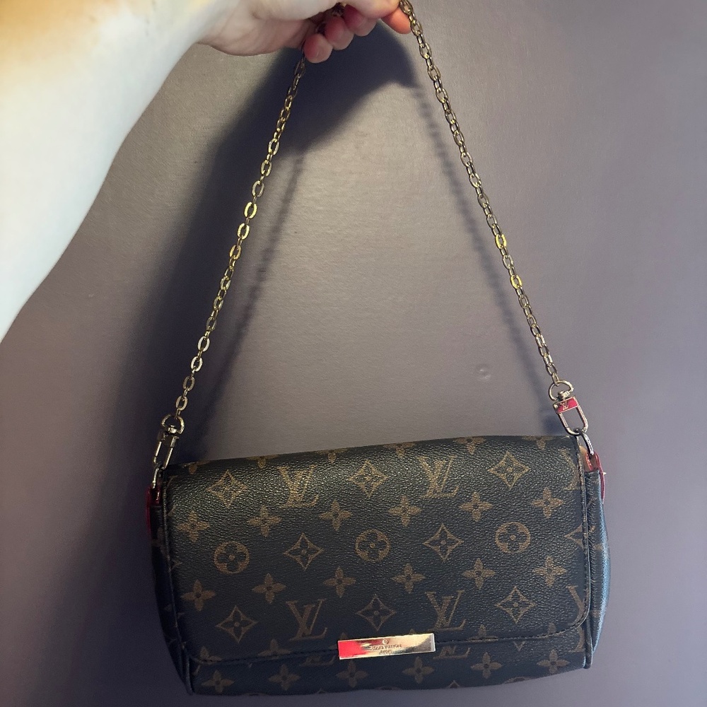 Brown flower shoulder bag